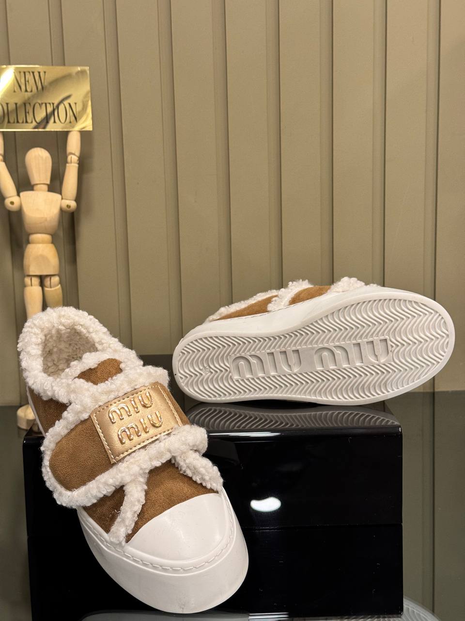 ΓΥΝΑΙΚΕΙΑ ΠΑΠΟΥΤΣΙΑ MIU MIU