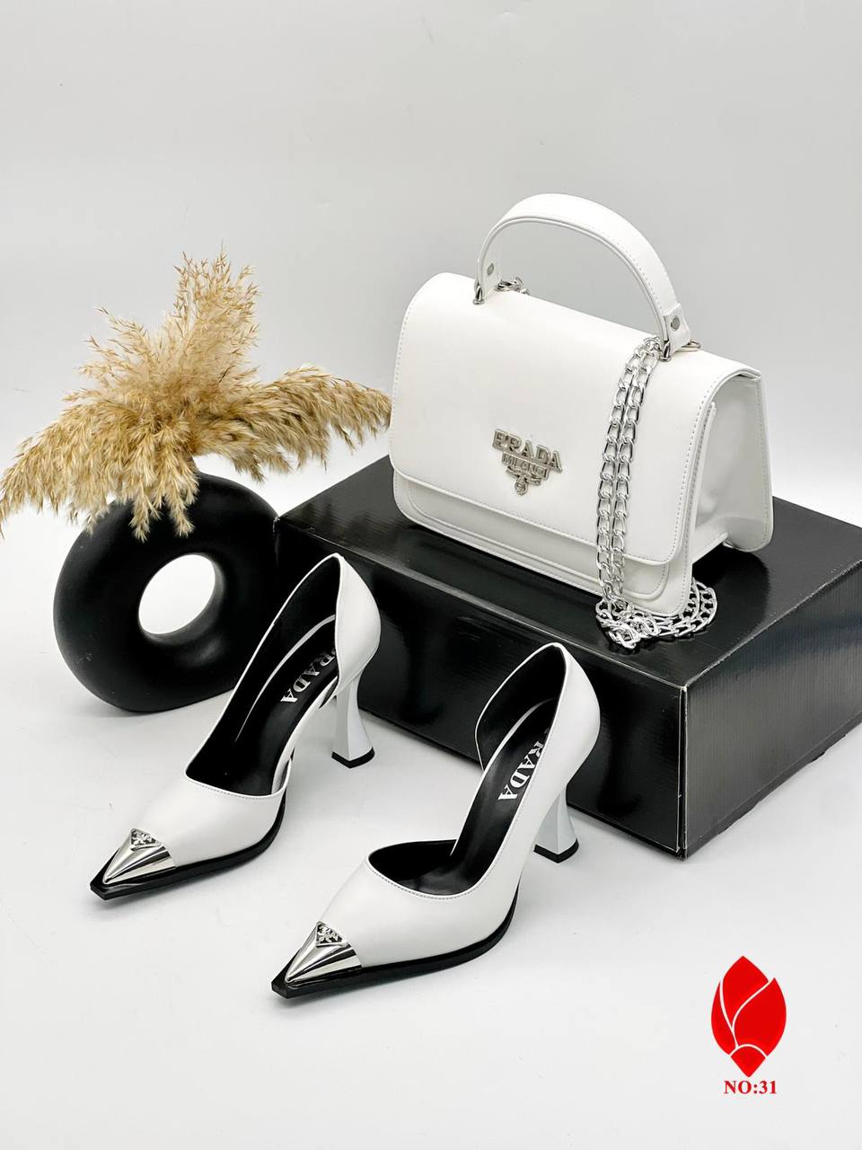 ΓΥΝΑΙΚΕΙΟ ΣΕΤ ΠΑΠΟΥΤΣΙΩΝ & ΤΣΑΝΤΑΣ PRADA