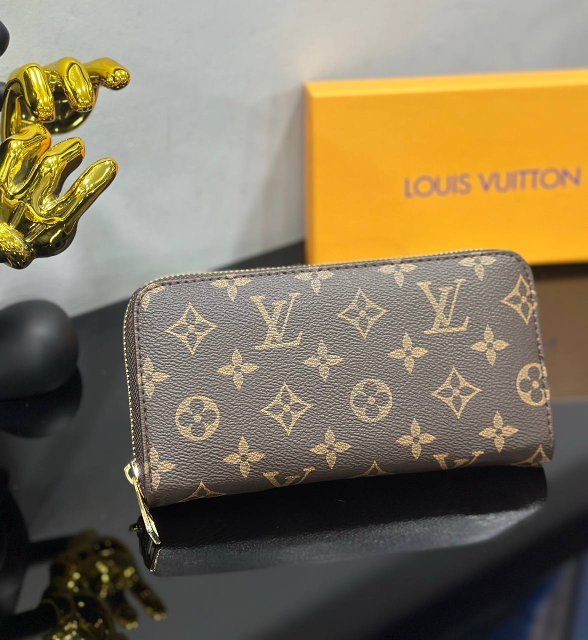 ΠΟΡΤΟΦΟΛΙ LOUIS VUITTON