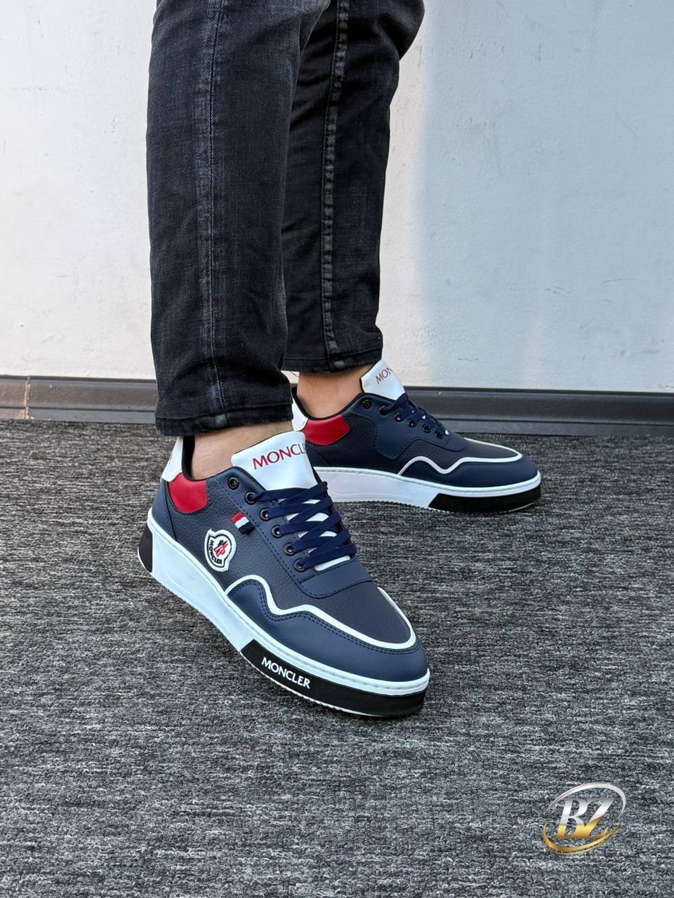 ΑΝΔΡΙΚΑ ΠΑΠΟΥΤΣΙΑ MONCLER