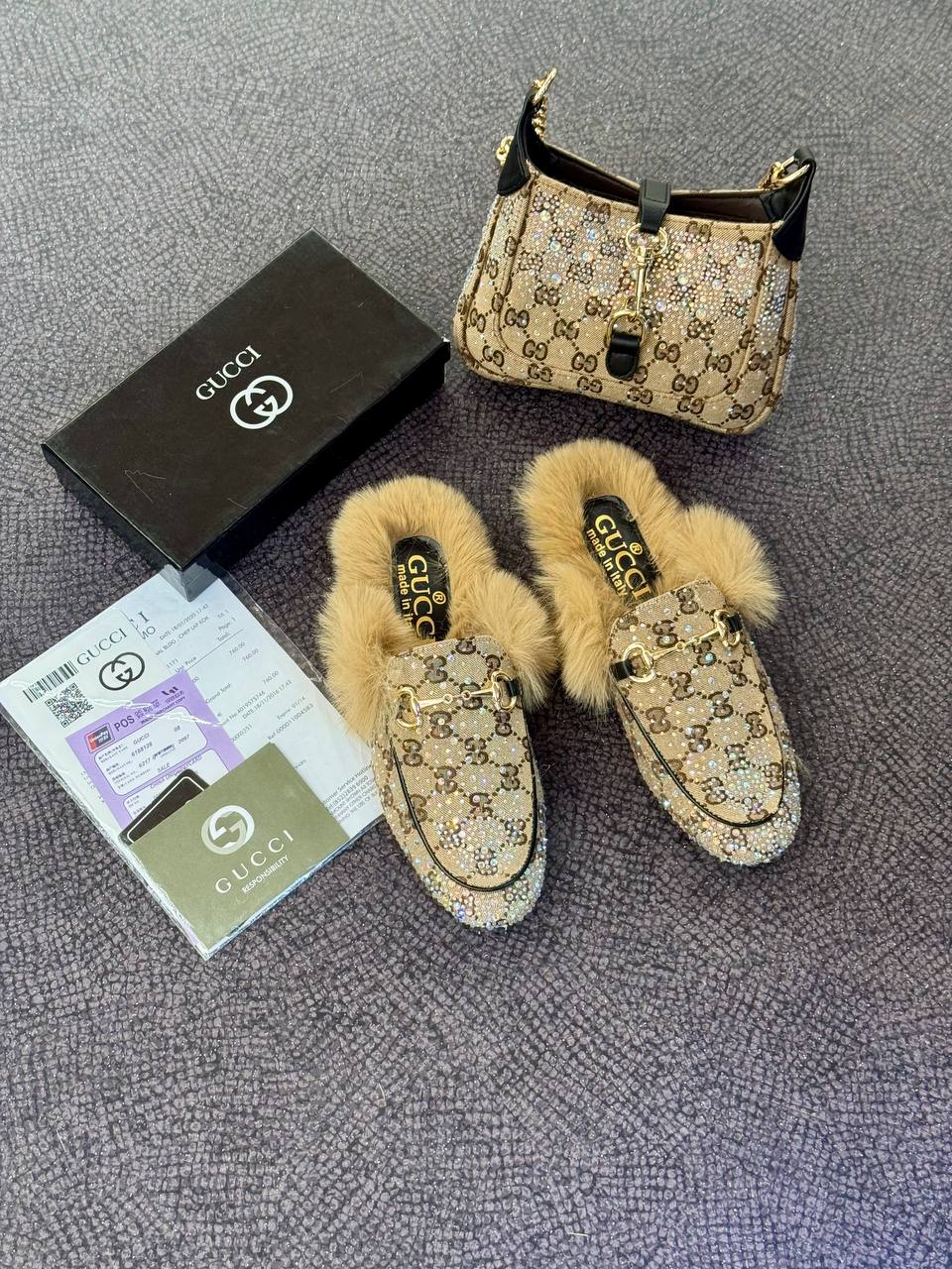 ΓΥΝΑΙΚΕΙΟ ΣΕΤ ΠΑΠΟΥΤΣΙΩΝ & ΤΣΑΝΤΑΣ