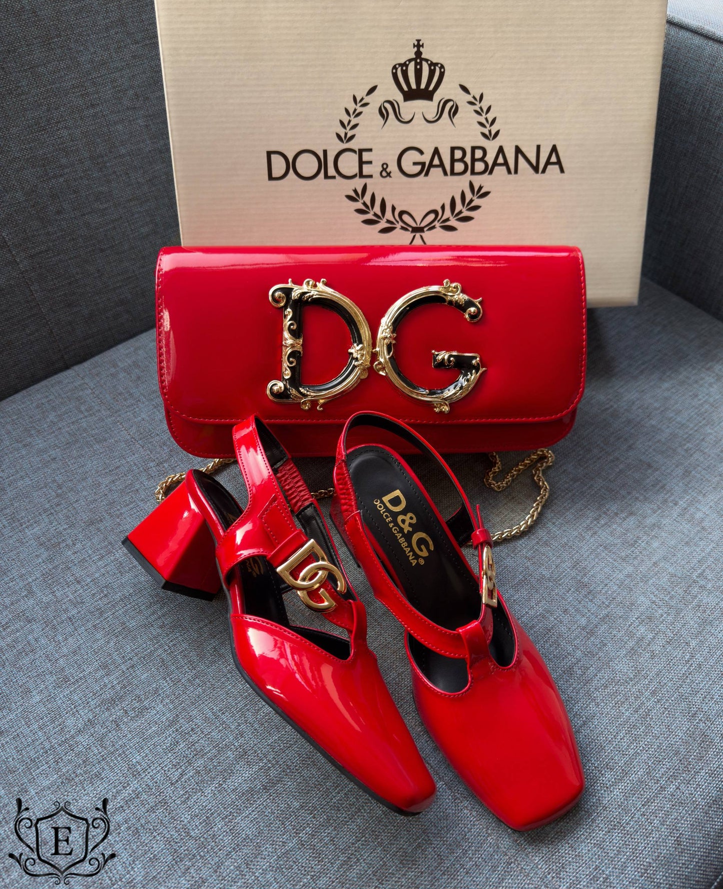 ΓΥΝΑΙΚΕΙΟ ΣΕΤ ΠΑΠΟΥΤΣΙΩΝ & ΤΣΑΝΤΑΣ