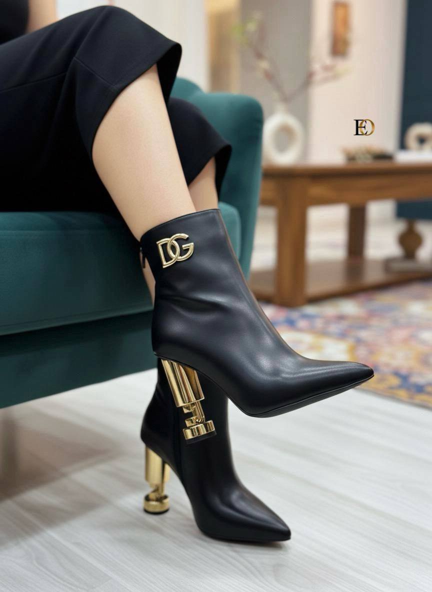 ΓΥΝΑΙΚΕΙΑ ΠΑΠΟΥΤΣΙΑ D&G