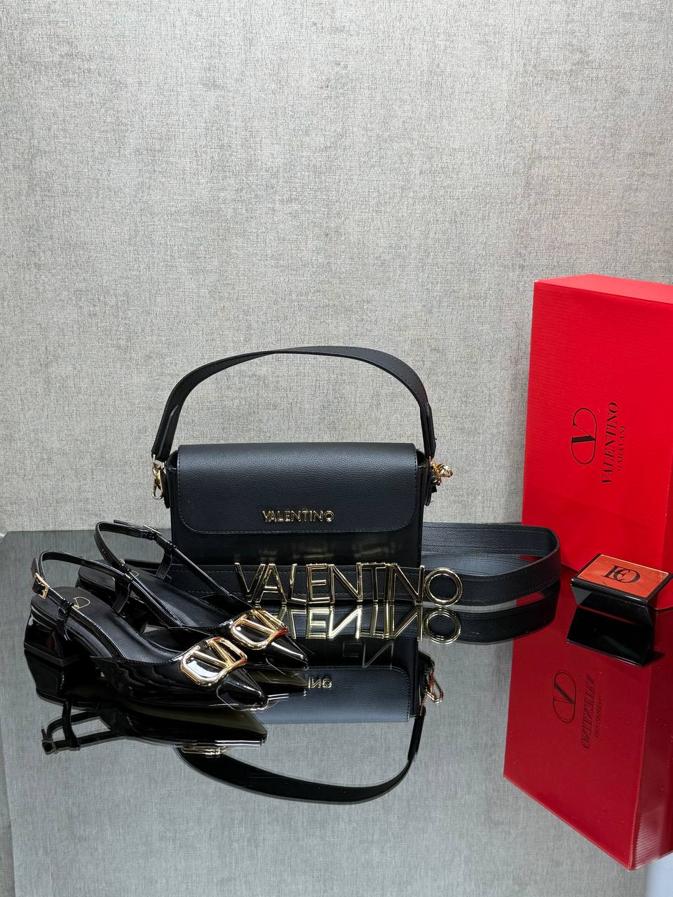 ΓΥΝΑΙΚΕΙΟ ΣΕΤ VALENTINO