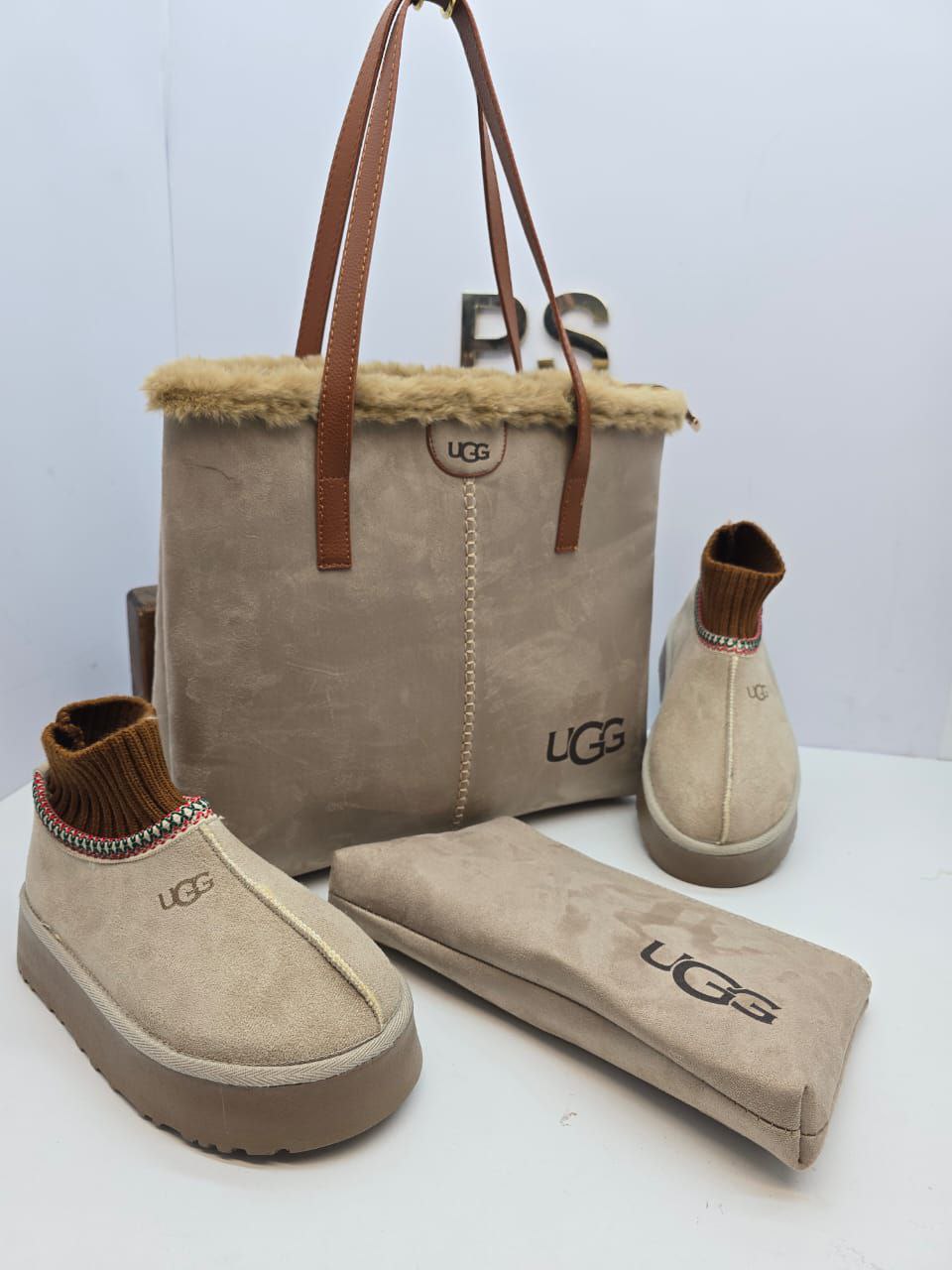 ΓΥΝΑΙΚΕΙΟ ΣΕΤ UGG