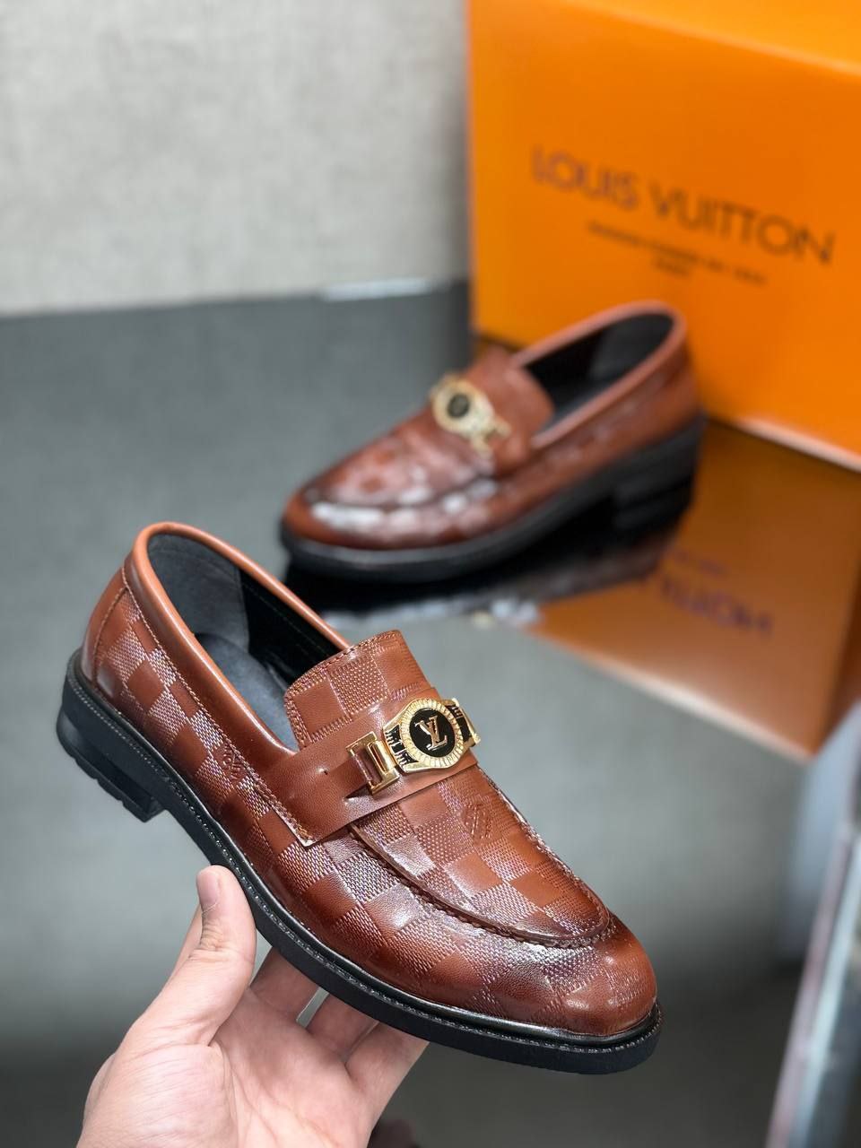 ΑΝΔΡΙΚΑ ΠΑΠΟΥΤΣΙΑ LOUIS VUITTON