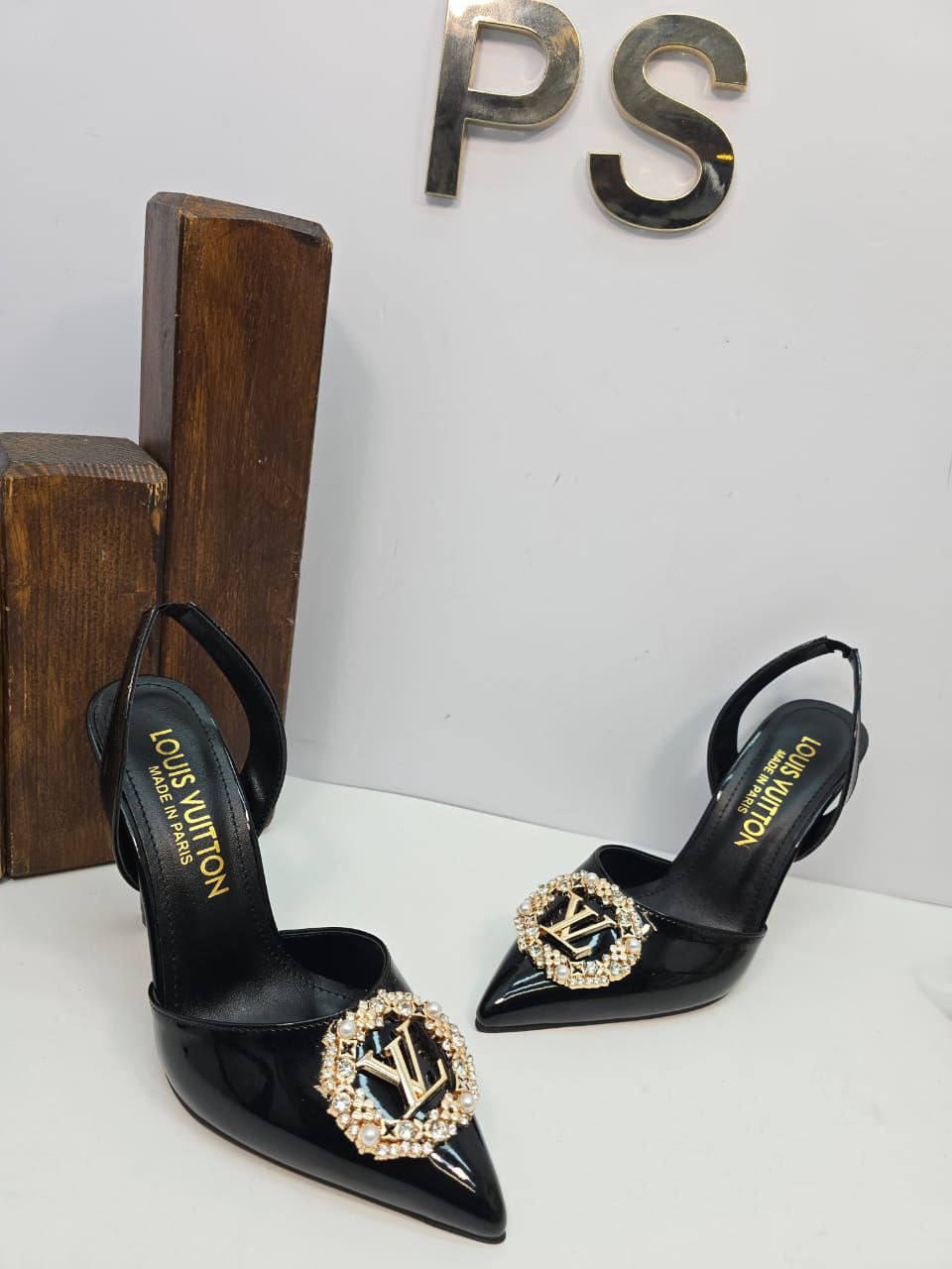 ΓΥΝΑΙΚΕΙΑ ΠΑΠΟΥΤΣΙΑ LOUIS VUITTON