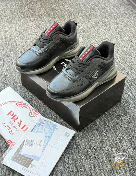 ΑΝΔΡΙΚΑ ΠΑΠΟΥΤΣΙΑ PRADA