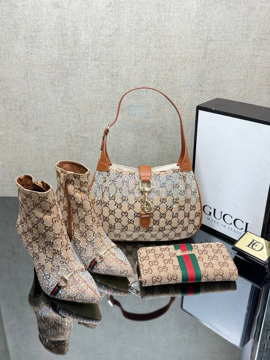 ΓΥΝΑΙΚΕΙΟ ΣΕΤ ΠΑΠΟΥΤΣΙΩΝ &amp; ΤΣΑΝΤΑΣ GUCCI