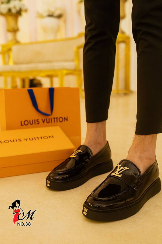 ΑΝΔΡΙΚΑ ΠΑΠΟΥΤΣΙΑ LOUIS VUITTON