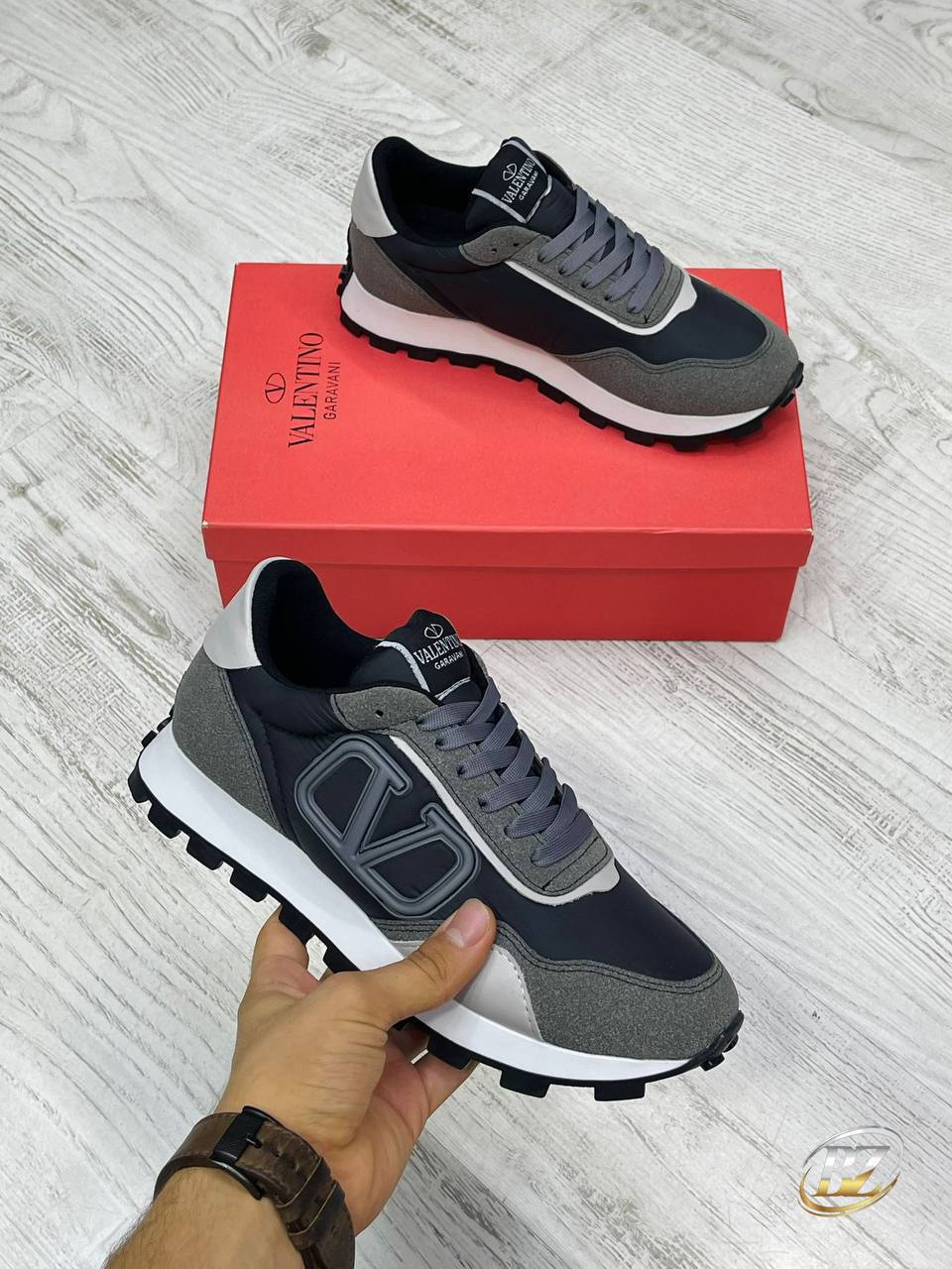 ΑΝΔΡΙΚΑ ΠΑΠΟΥΤΣΙΑ VALENTINO