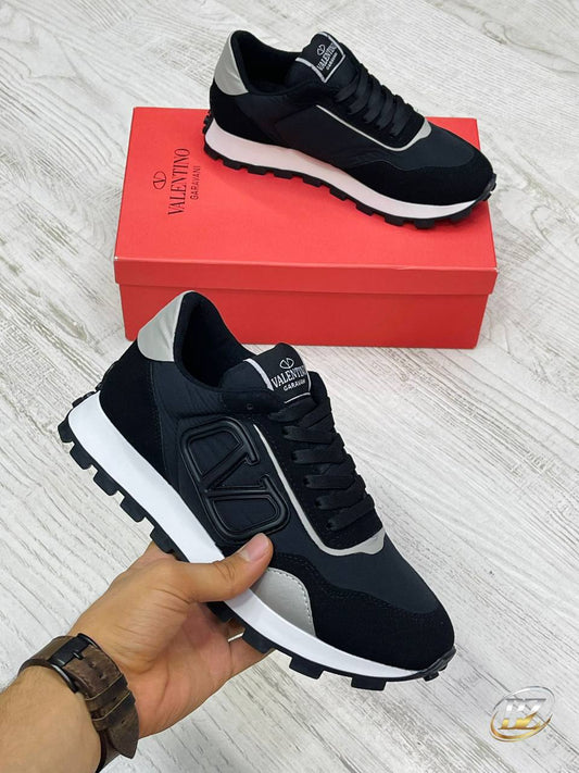 ΑΝΔΡΙΚΑ ΠΑΠΟΥΤΣΙΑ VALENTINO