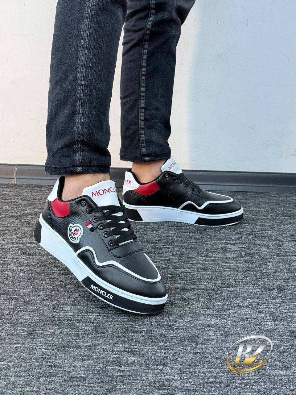 ΑΝΔΡΙΚΑ ΠΑΠΟΥΤΣΙΑ MONCLER