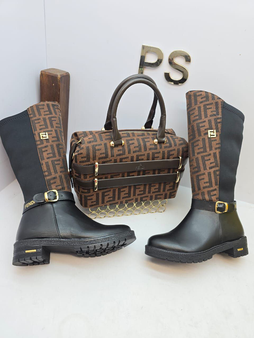 ΓΥΝΑΙΚΕΙΟ ΣΕΤ FENDI