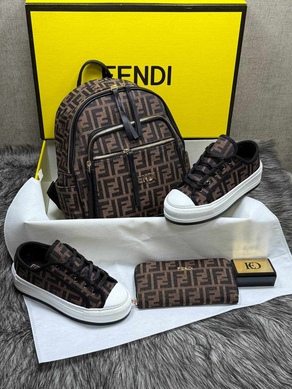 ΓΥΝΑΙΚΕΙΟ ΣΕΤ FENDI