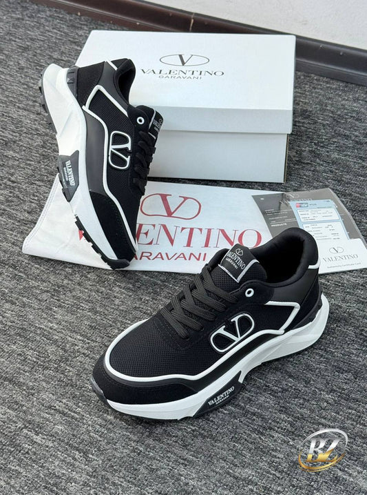 ΑΝΔΡΙΚΑ ΠΑΠΟΥΤΣΙΑ VALENTINO