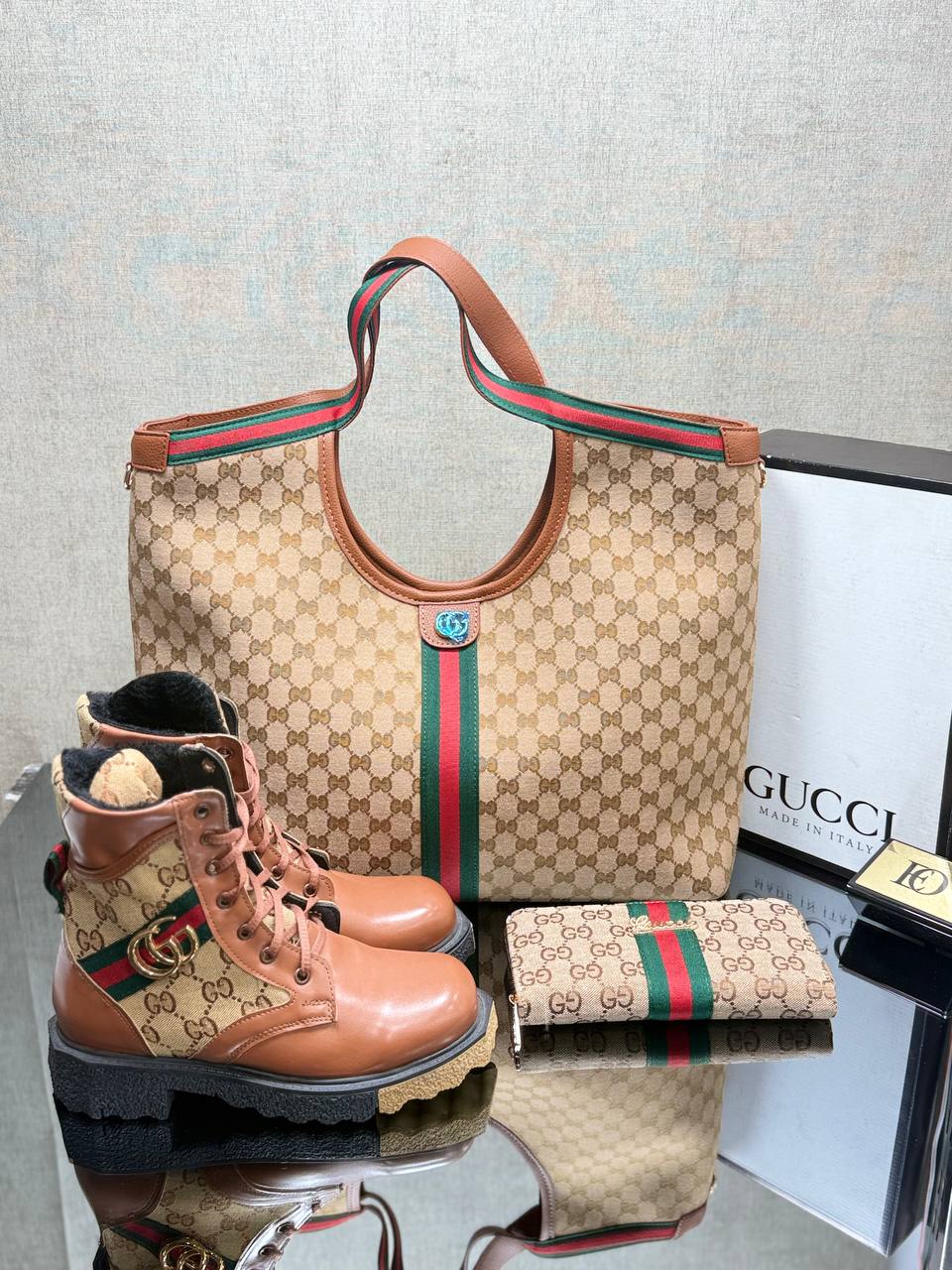ΓΥΝΑΙΚΕΙΟ ΣΕΤ LOUIS VUITTON
