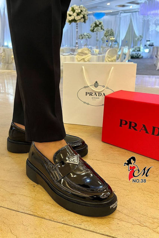 ΑΝΔΡΙΚΑ ΠΑΠΟΥΤΣΙΑ PRADA